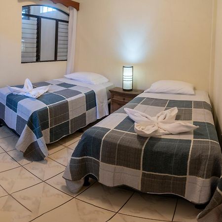 Hotel Los Manantiales Panajachel Bagian luar foto